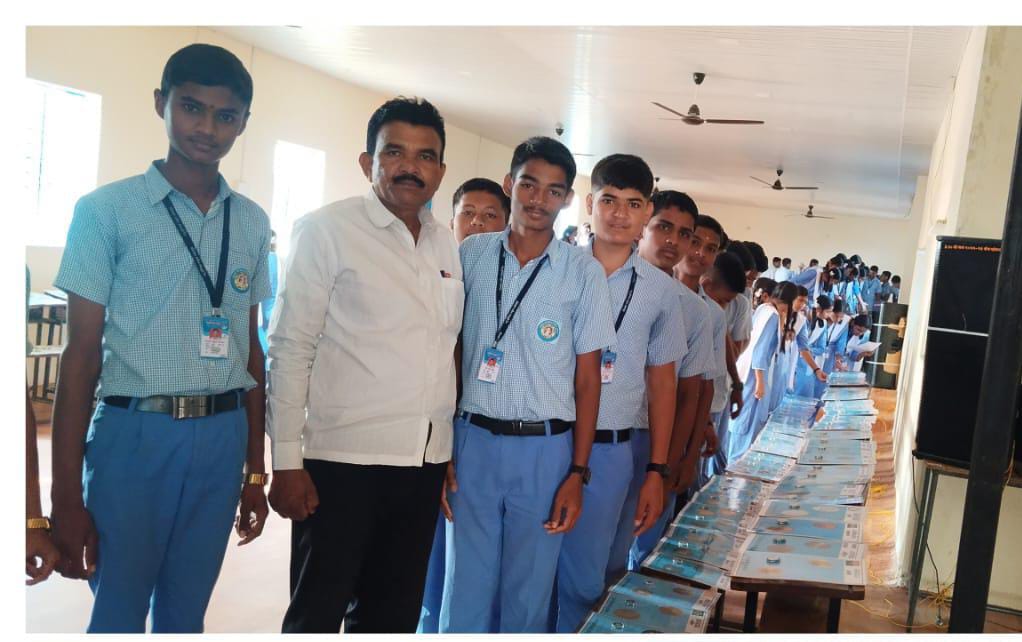 न्यू इंग्लिश स्कूलमध्ये जुन्या नाण्यांचे आकर्षक प्रदर्शन